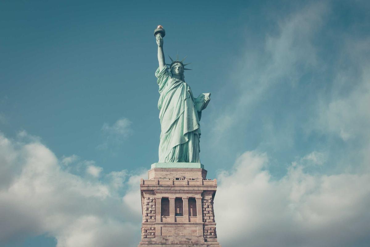 How to Reduce International Shipping Costs Without Sacrificing Delivery Speed