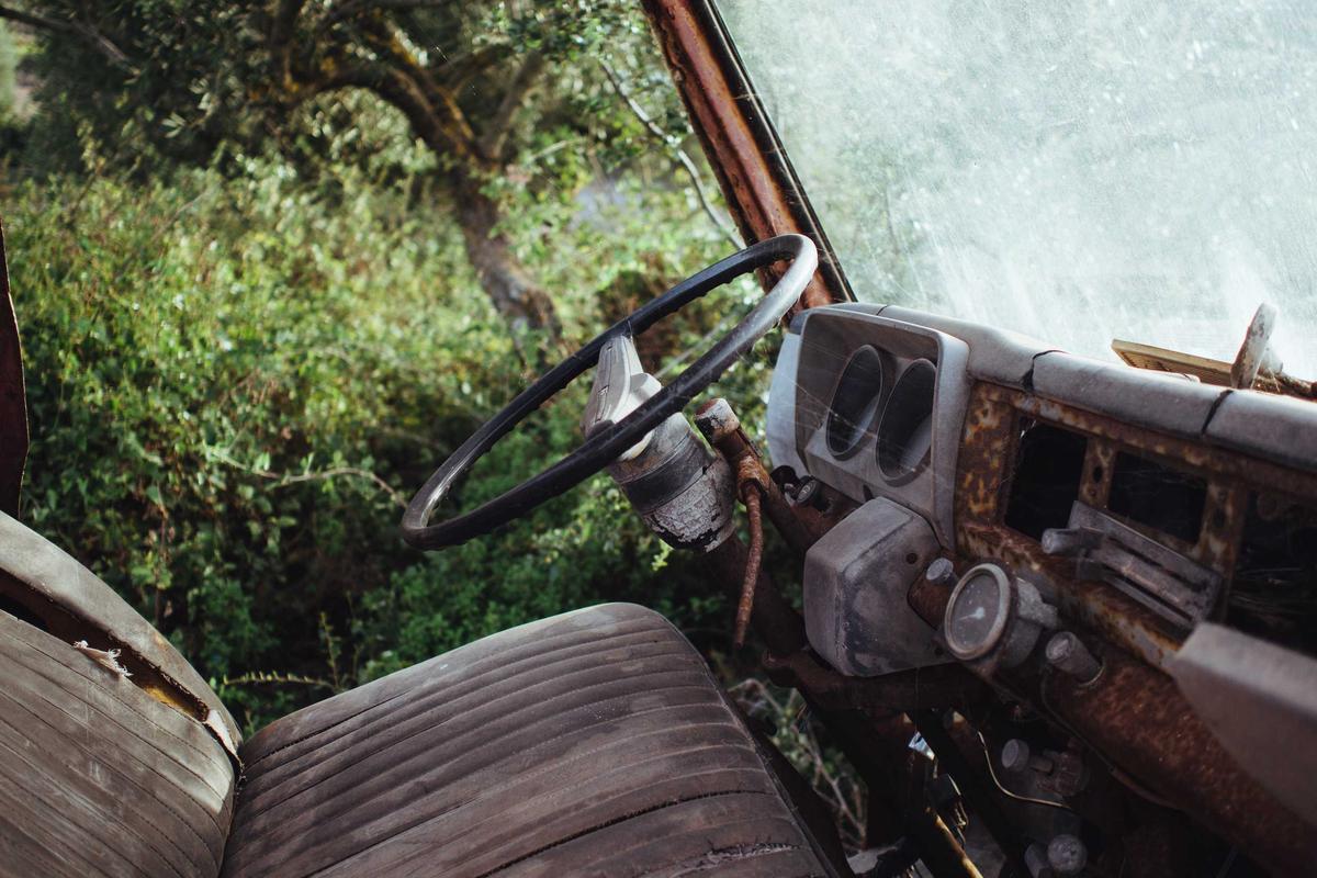 The Product Research Playbook: Finding Profitable Small Commodities for Cross-Border Trade