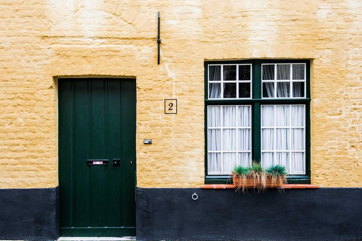 How to Import and Resell Small Products for Profit: A Proven Reseller's Playbook