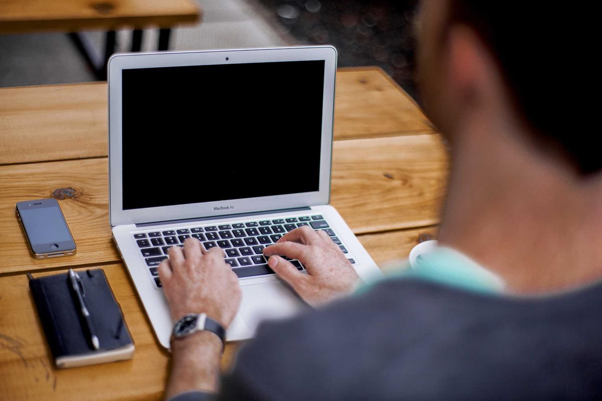 The Product Sourcing Playbook: How to Find Profitable Small Commodities for Your Dropshipping Empire